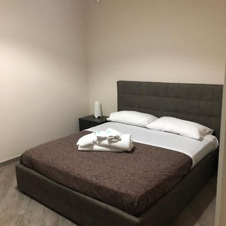 Elena Rooms Таранто Екстер'єр фото
